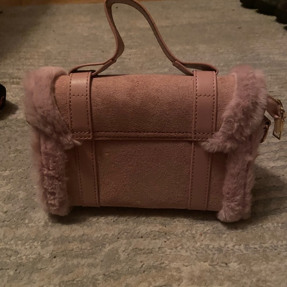 Pink Fuzzy luxury bag with detachable strap - Picture 3 of 7